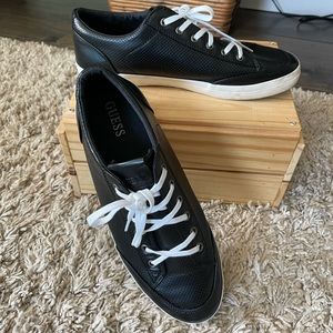 Guess Mens shoes size 11 black